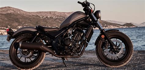 The styling and the riding position remain the same as well. . Honda rebel 300 060